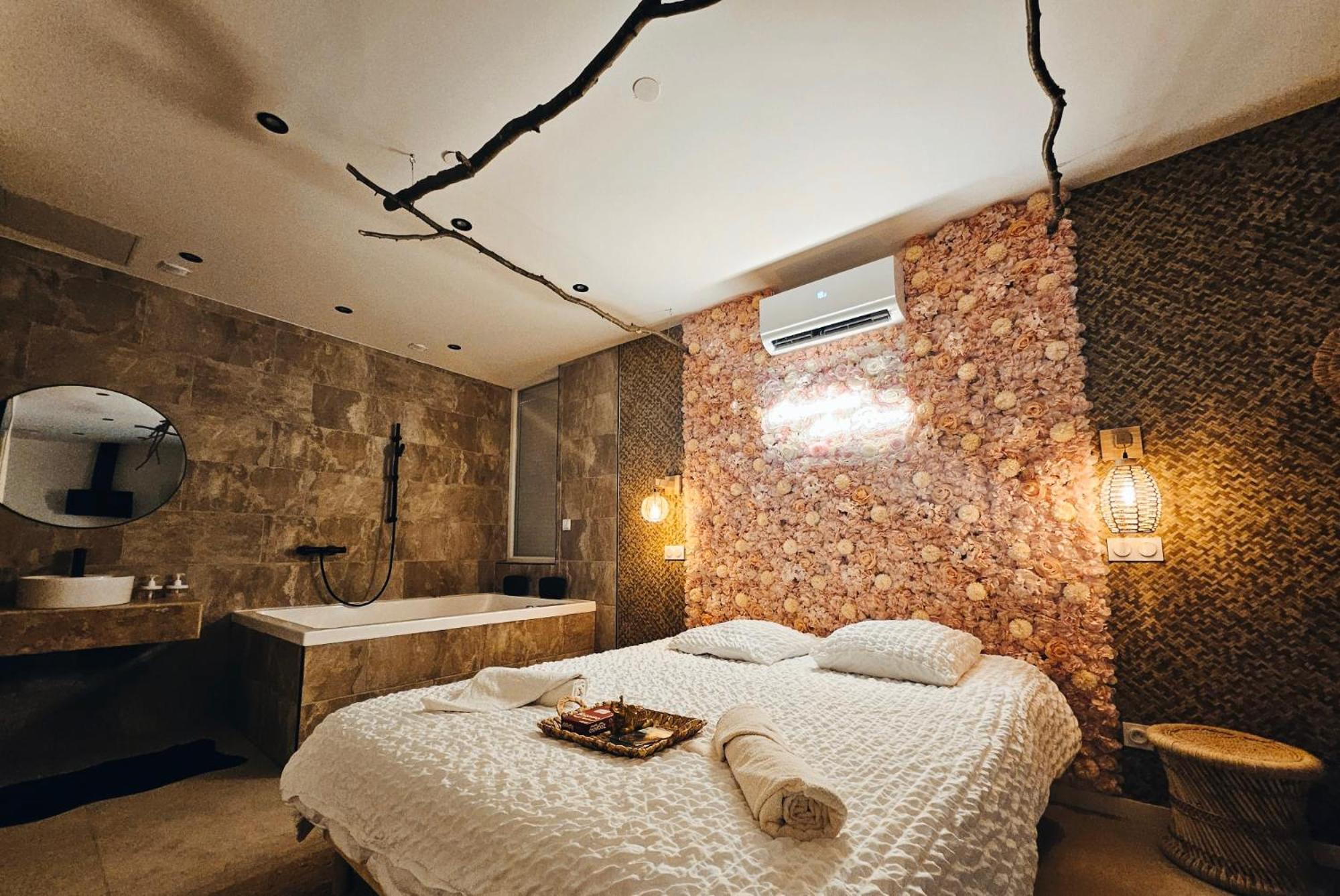 L'Experience Love Room Saint-Jean-Bonnefonds Eksteriør bilde