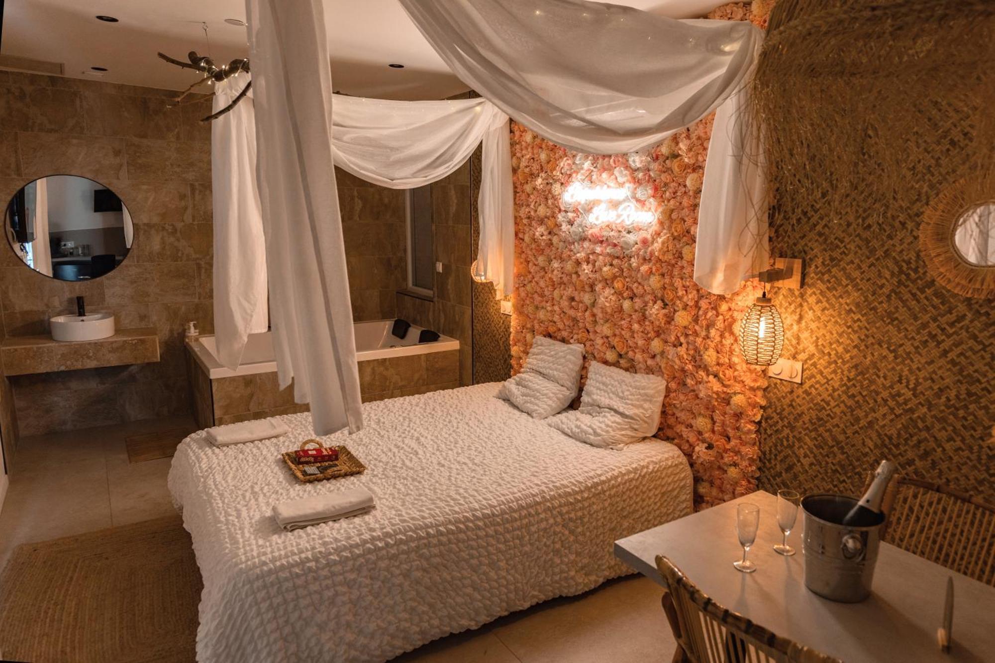 L'Experience Love Room Saint-Jean-Bonnefonds Eksteriør bilde