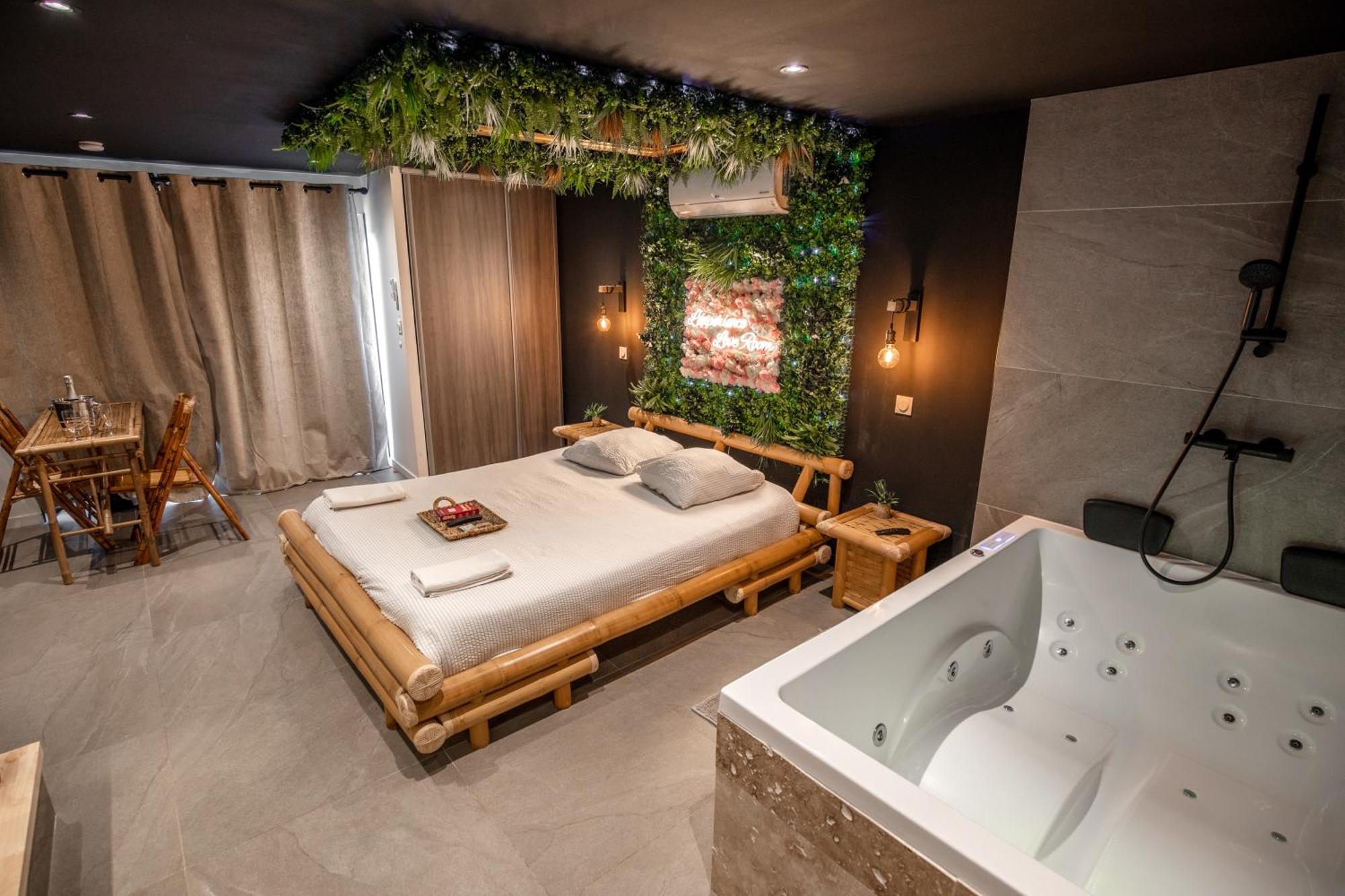 L'Experience Love Room Saint-Jean-Bonnefonds Eksteriør bilde
