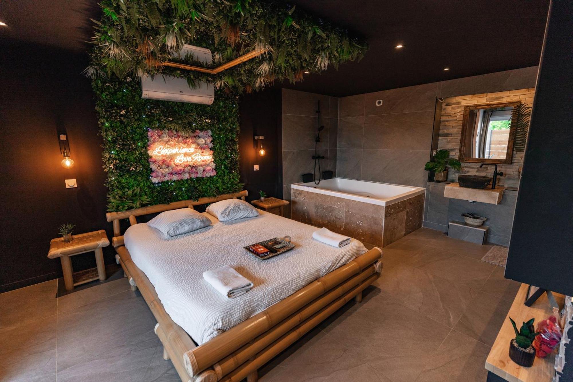 L'Experience Love Room Saint-Jean-Bonnefonds Eksteriør bilde